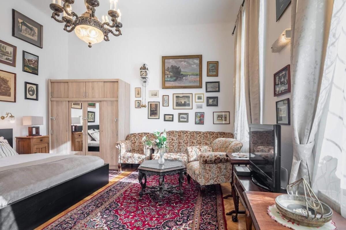Astoria Apartment *